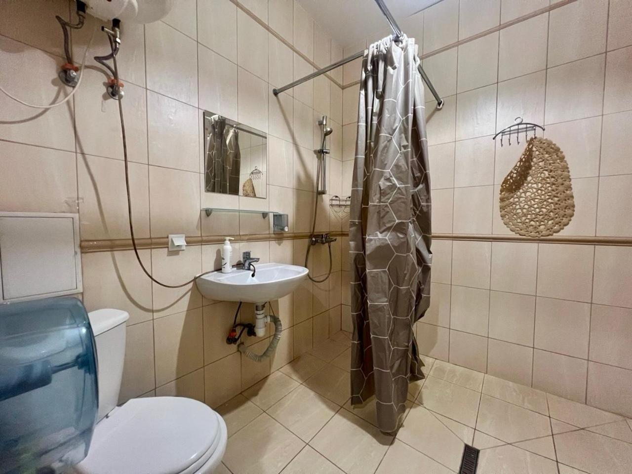 Studio Apartment Metro Pechersk Киев Екстериор снимка
