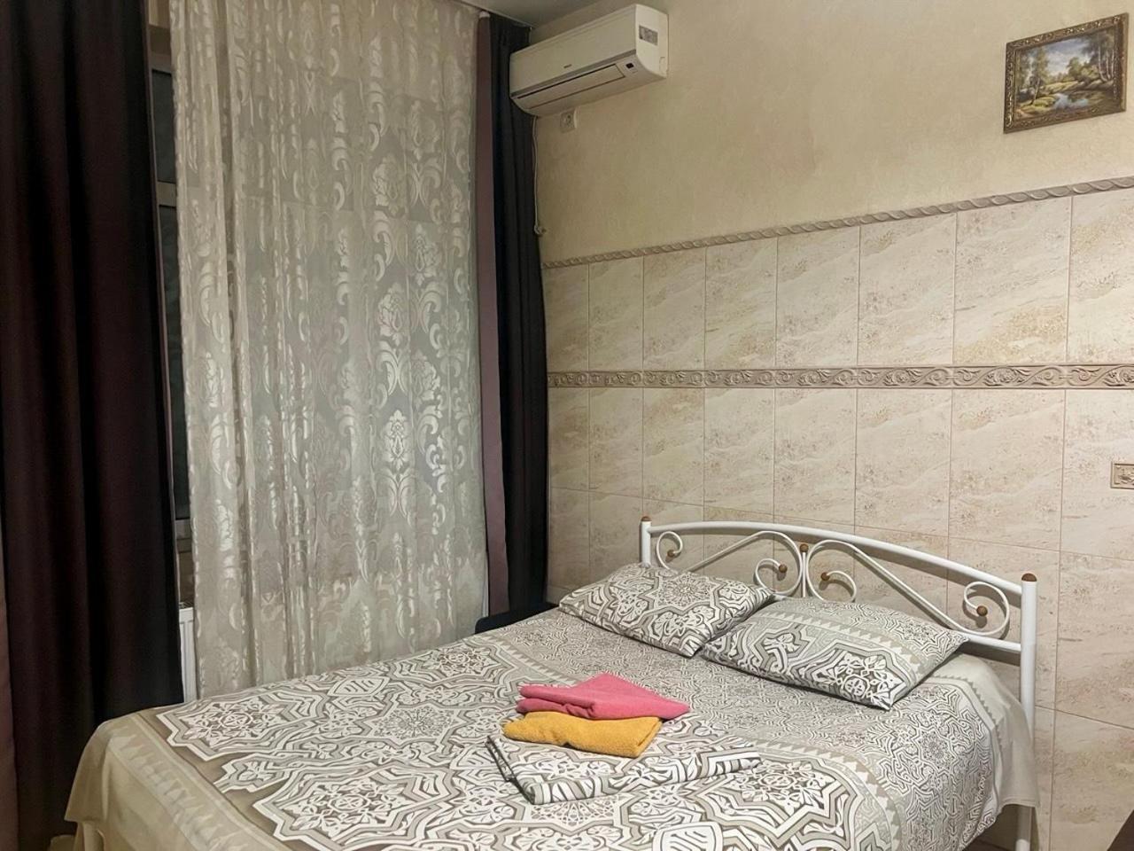 Studio Apartment Metro Pechersk Киев Екстериор снимка
